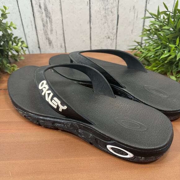 Oakley Men's B1B Flip Flop Black Sandals Size 11 - Picture 4 of 8